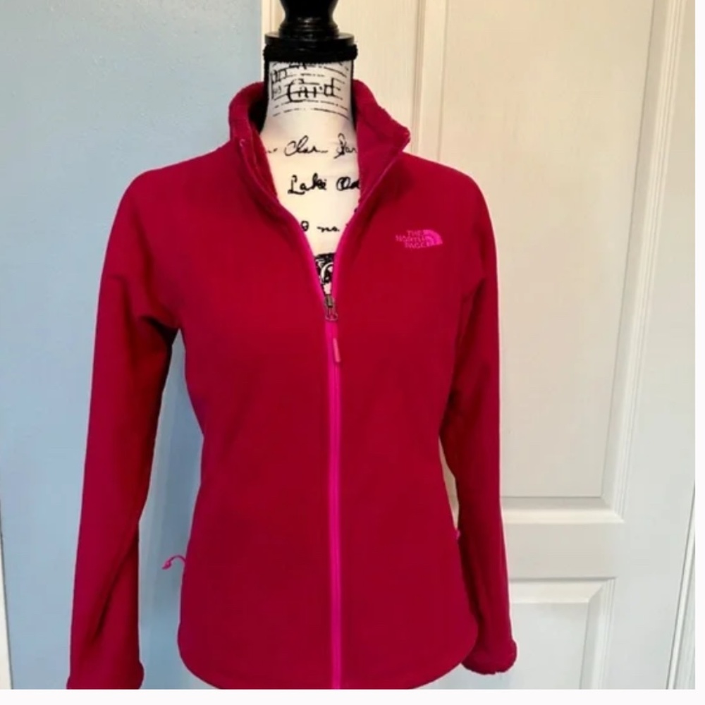 🧥The North Face- red with pink zip up jacket w/ zip pockets & Faux fur inside🛍